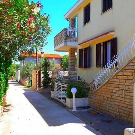 Appartement In With Seaview, Terrace, Air Condition